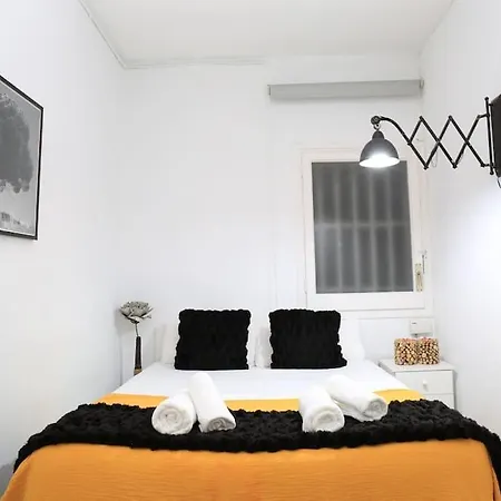 One Bedroom In Eixample ! شقة